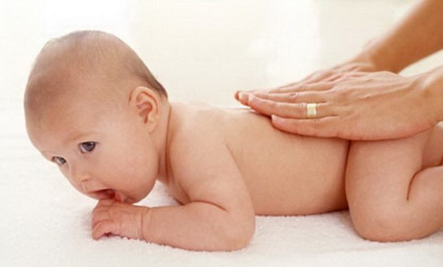 Ilustrasi Pijat Bayi | Image by: uplek.com